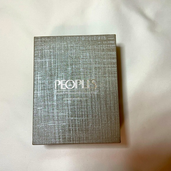 10K Gold Cluster Diamond Infinity Necklace - Picture 9 of 10